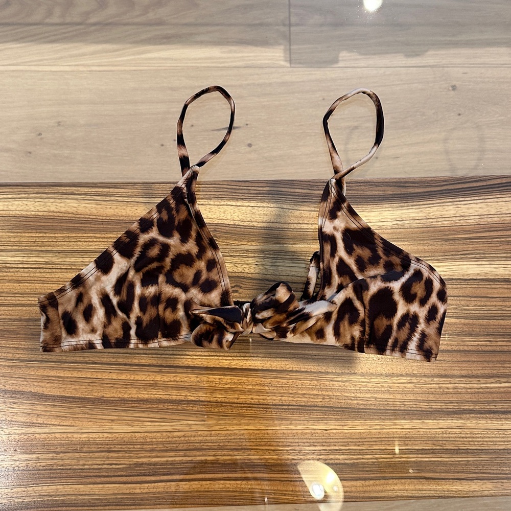 NA-KD Cheetah print tie front bikini top